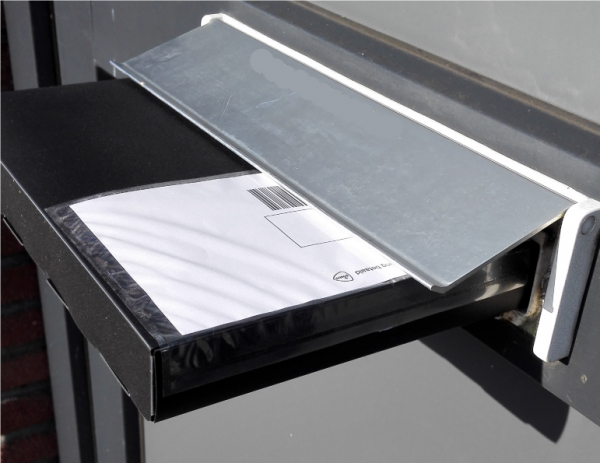 EXXO by HFP Dokumentenbox / Sammelbox / Versandbox A4 quer, aus Recycling-PP, Steckverschluss, Farbe: schwarz - 1 Stück